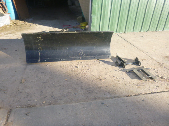 lot 81 image: Craftsman Lawn Tractor Blade