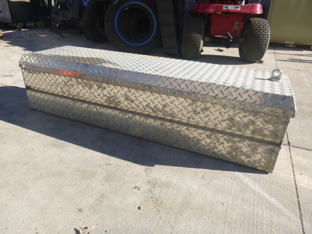 lot 101 image: Aluminum Side Rail Toolbox