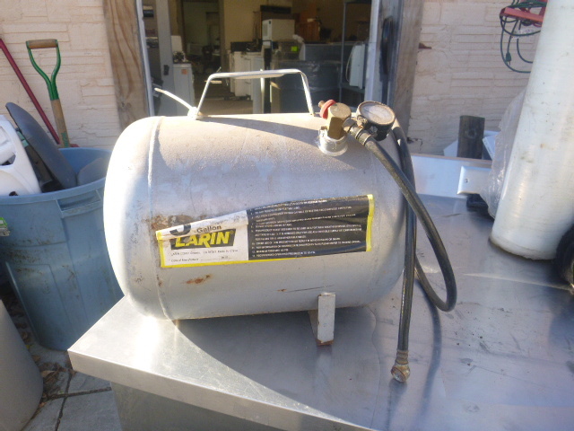 lot 111 image: Larin Portable Air Tank
