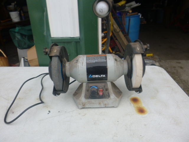 lot 130 image: Husky Bench Grinder