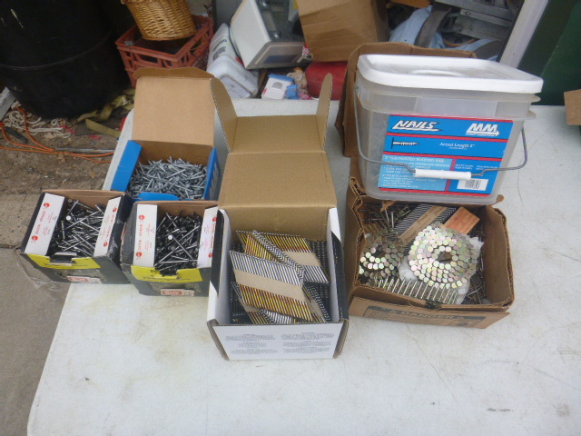 lot 139 image: Miscellaneous Nails