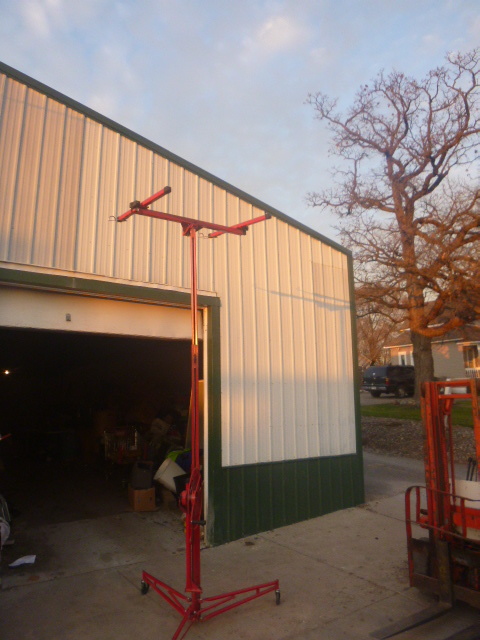 lot 181 image: Sheetrock Lift