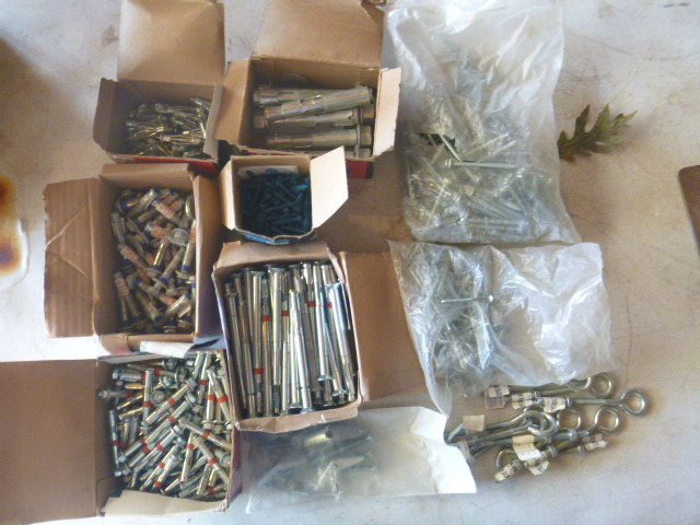 lot 190 image: Miscellaneous Anchors and Screws