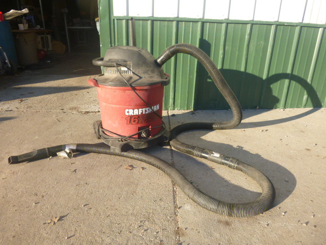 lot 196 image: Sears Shop Vac