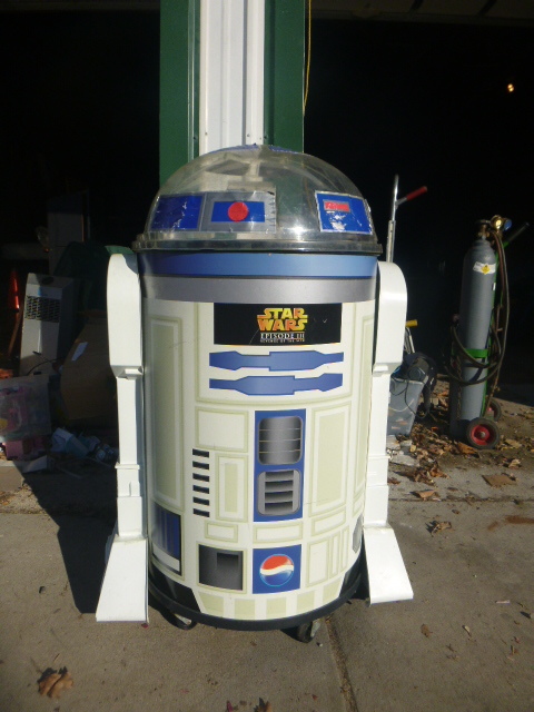 lot 200 image: R2-D2 Cooler