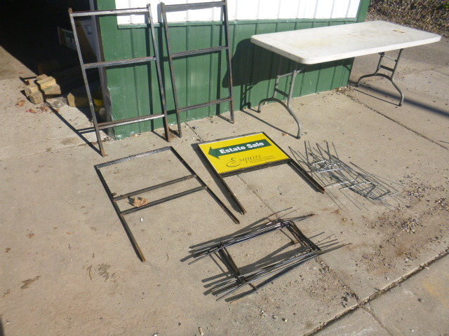 lot 215 image: Miscellaneous Sign Holders