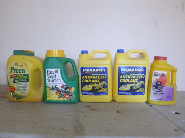 lot 231 image: Miscellaneous GarageGarden Items