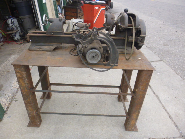 lot 5 image: Atlas Lathe on Metal Work Bench