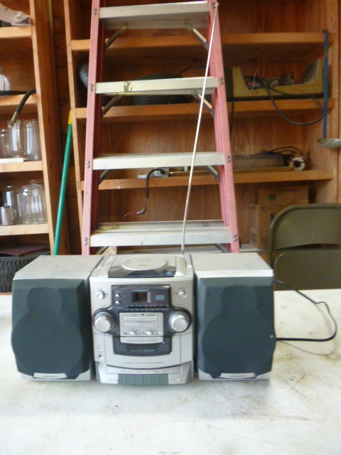 lot 289 image: Durabrand CDCassette AMFM Stereo