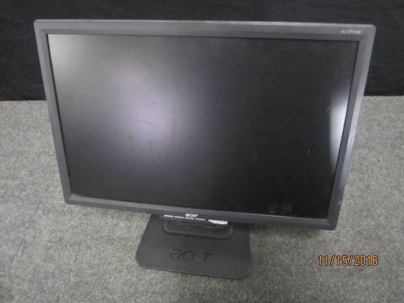 lot 43 image: Acer 19 monitor...