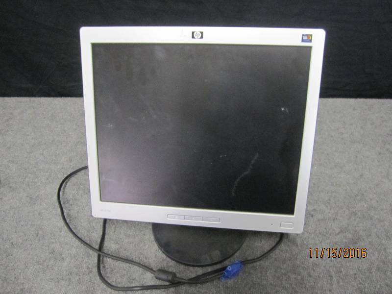 lot 44 image: HP 17 monitor...