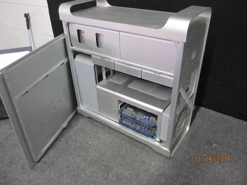 lot 8 image: Apple MAC PRO model A1188 needs vid...