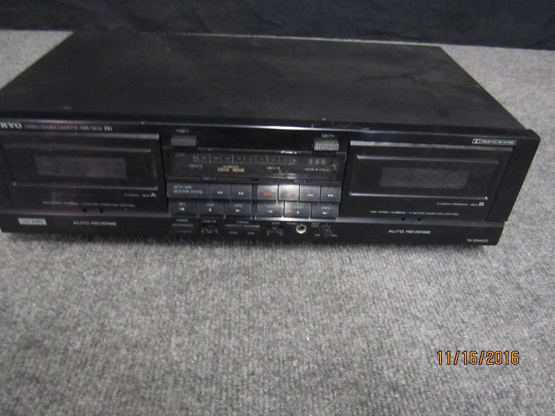 lot 97 image: Onkyo double cassette tape deck...