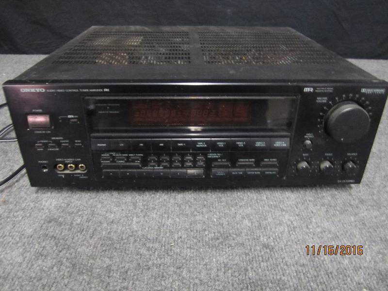 lot 98 image: Onkyo audio video control tuner amp...