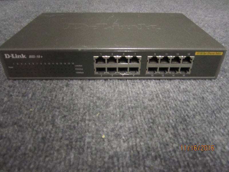 lot 147 image: D-Link DSS-16 10100 fast ethernet...