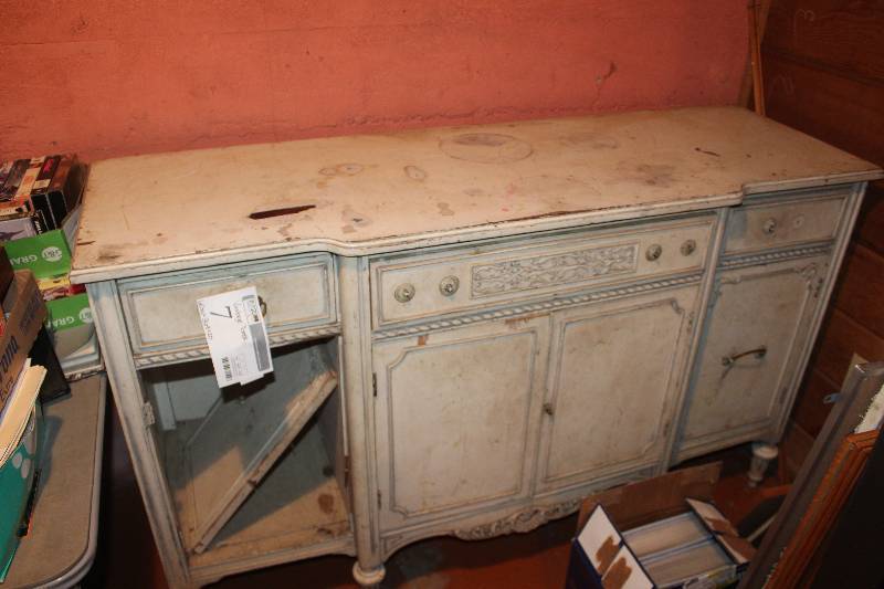 lot 7 image: Vintage Desk