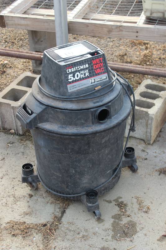 lot 19 image: Craftsman Wet Dry 16-Gallon 5.0hp Shop Vac