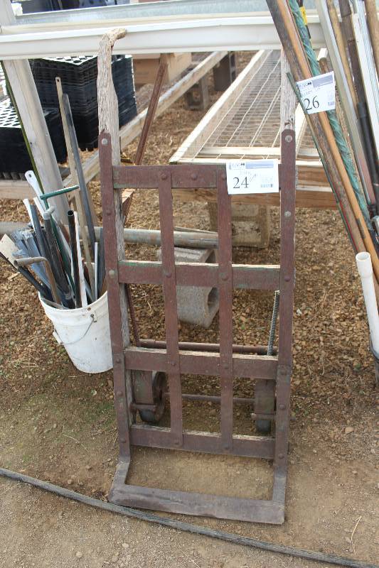 lot 24 image: 2-Wheel Dolly