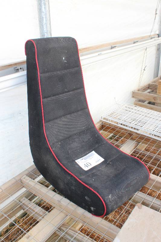 lot 40 image: Gaming Chair