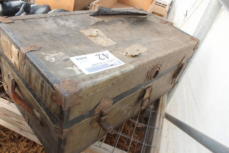 lot 42 image: Vintage Foot Locker