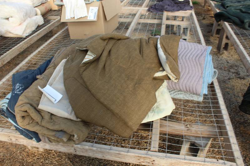 lot 82 image: Lot of (6) Moving Blankets