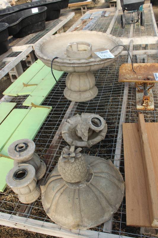 lot 116 image: 6-Piece Pineapple Fountain