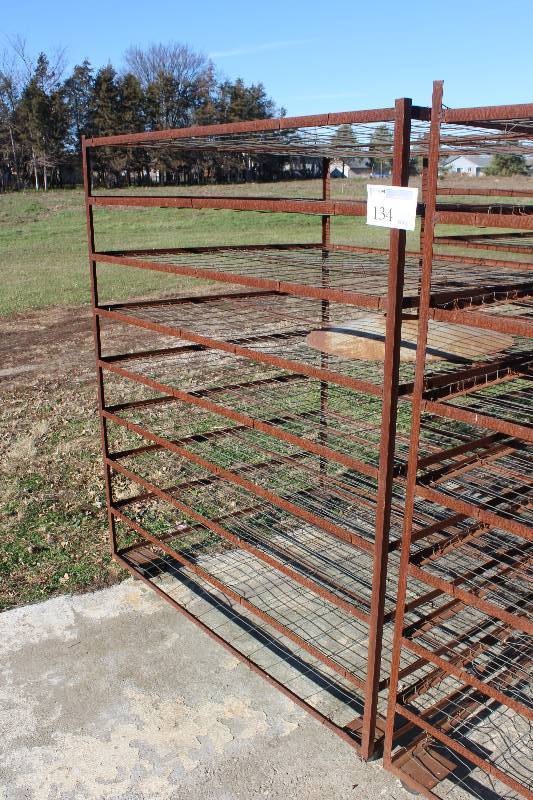 lot 134 image: 4-Wheel Metal Rack