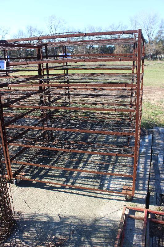 lot 138 image: 4-Wheel Metal Rack