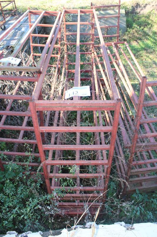lot 142 image: Metal Rack