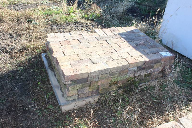 lot 145 image: Lot of (Approximately 200) Bricks