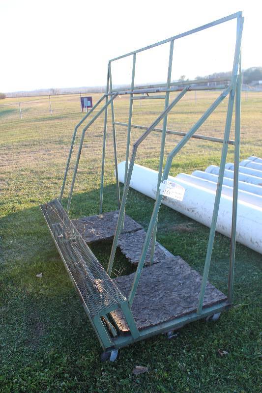 4-Wheel Steel Rack