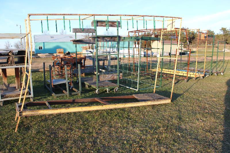 4-Wheel Steel Rack