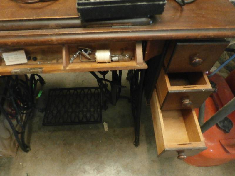 singer treadle  sewing machine
