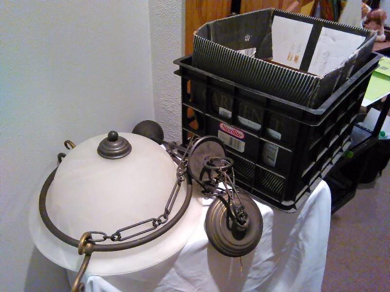 lot 11 image: 3 bulb Light Fixture