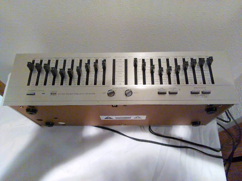 lot 28 image: Vintage BSR 20 band equalizer, Powers on