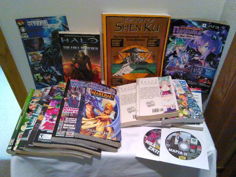 lot 44 image: Sci-Fi Books, movie and Mags (34)