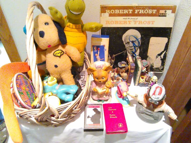 lot 45 image: Misc. lot of children toys, games, dcor night lite, book ends and more