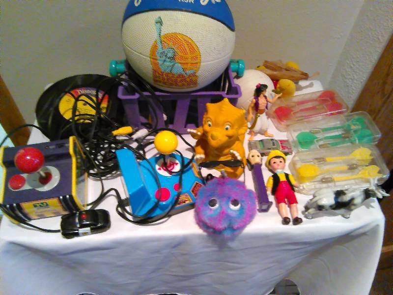lot 48 image: Vintage misc. childrens toys  see pictures for full detail.