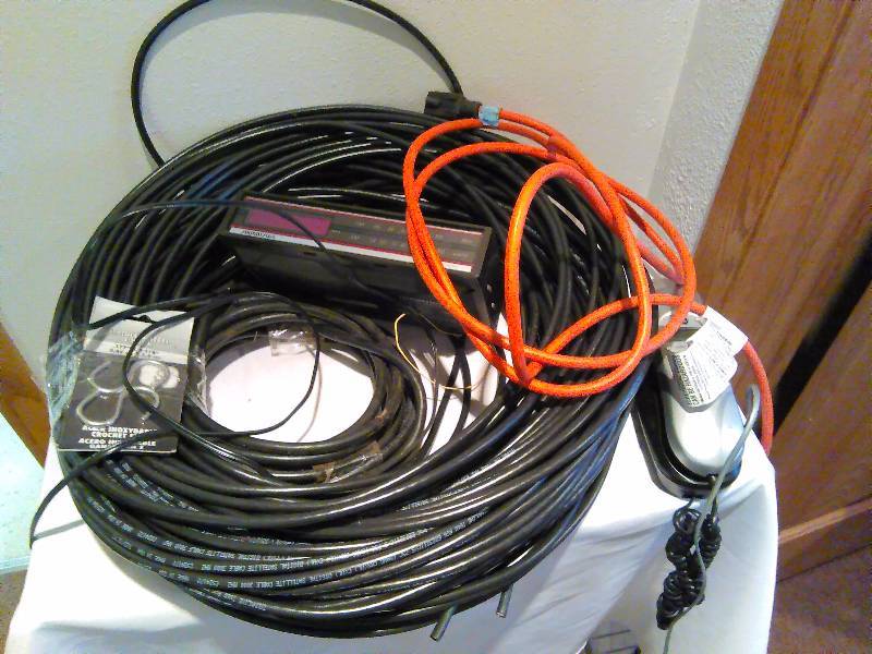 lot 50 image: Vintage Radio, telephone plus extension cords and cable