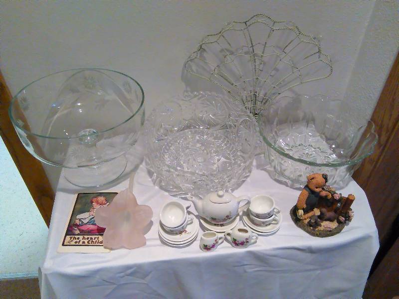 lot 72 image: Crystal Bowls (3), tea set and more  see pictures for full detail.