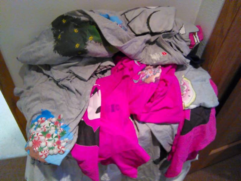 lot 76 image: T Shirt Lot (34) - WomenGirls Small and Medium