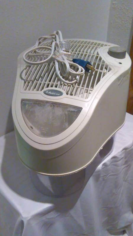lot 100 image: Lasko Room Humidifier, up to 500Sq Ft, works, tested