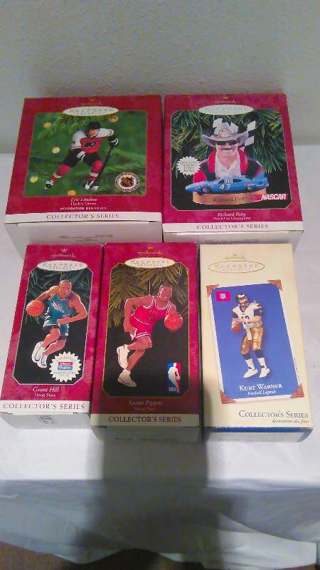 lot 117 image: Hallmark Collectible Ornaments (5) Curt Warner, Eric Lindros, Richard Petty, Grant Hill, Scottie Pippen