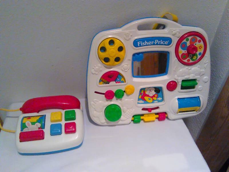 lot 127 image: Play Skool Phone and Activity Center