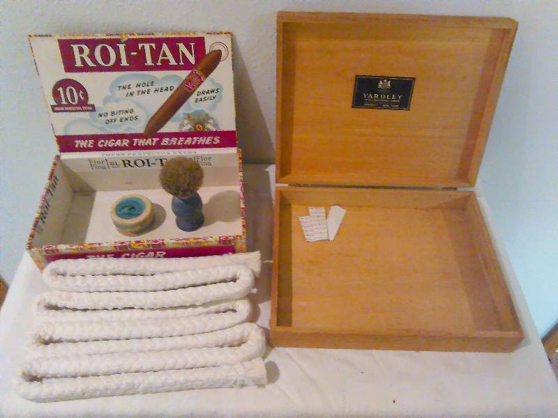 lot 152 image: Vintage Roi-tan Cigar Box and Yardley Soap Box