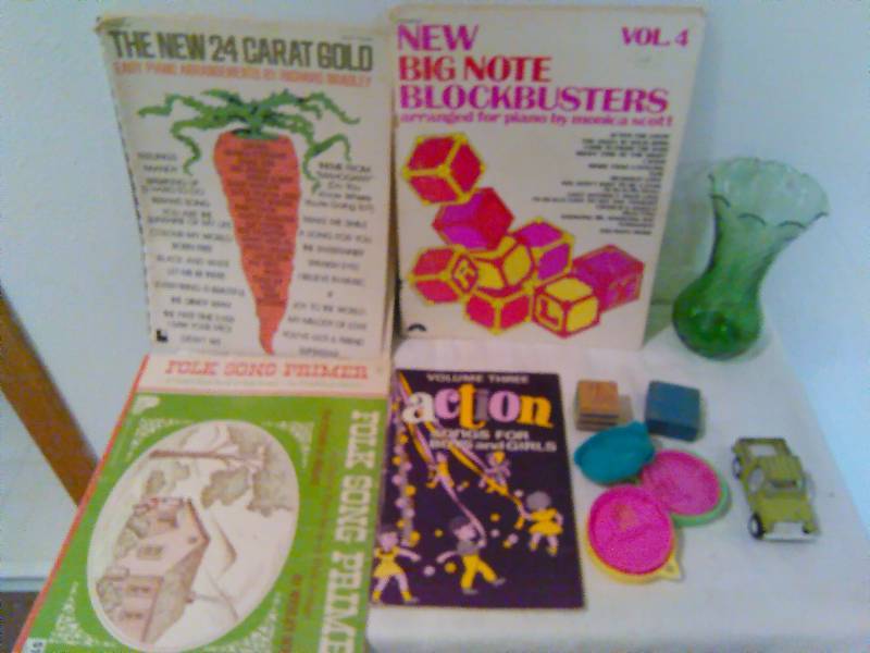 lot 200 image: Assorted Vintage Music Books and more