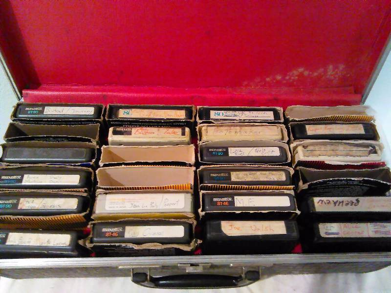 lot 210 image: Vintage 1974 8 Track Case with 19 recordable Tapes