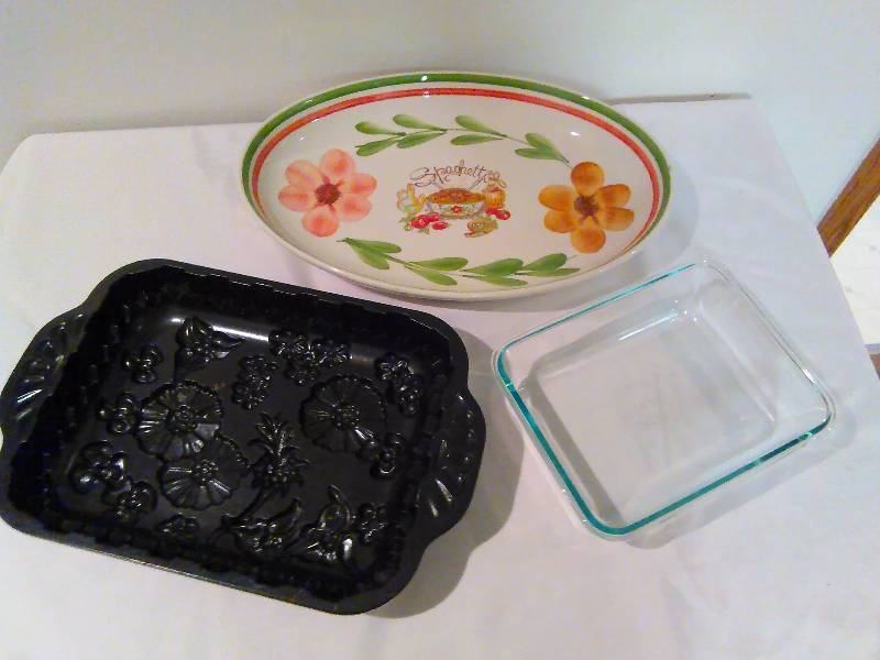 lot 257 image: Bakeware Nice Quality