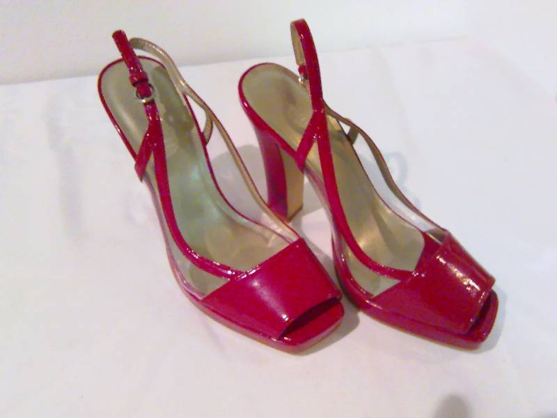 lot 259 image: Red Holiday Womens Shoes, Nine West