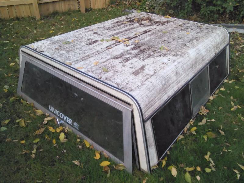 lot 3 image: Pick up topper, by Uni Cover
